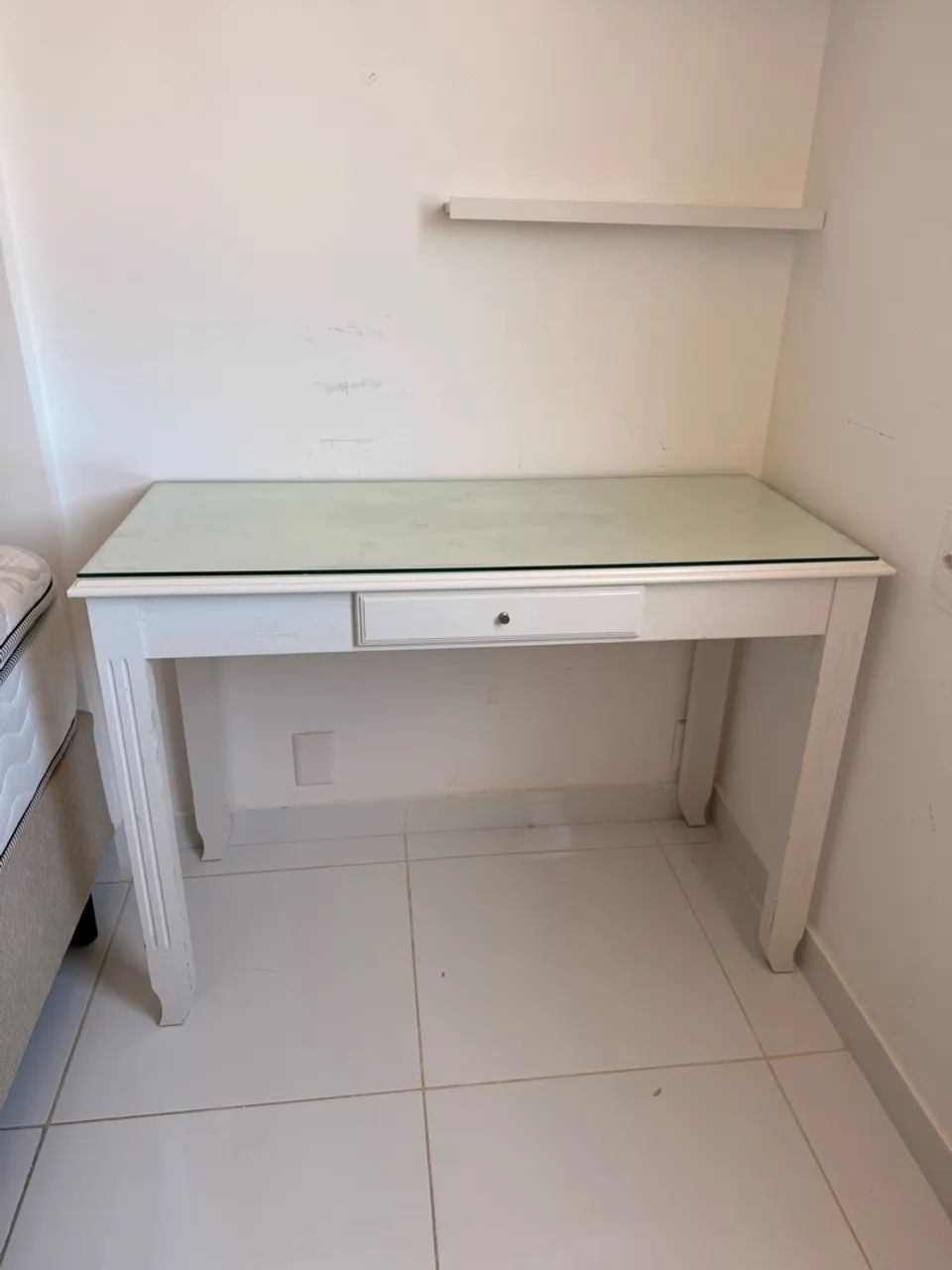 Mesa com cadeira