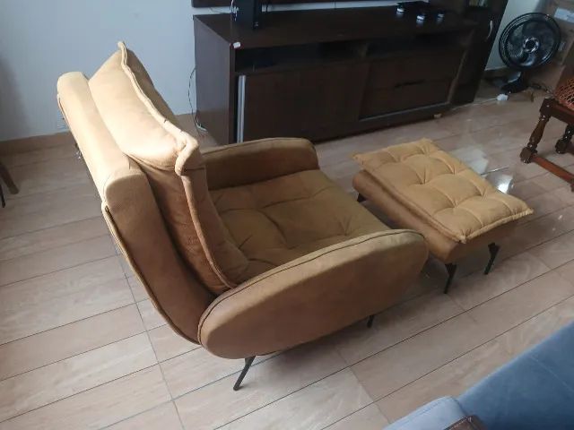 sofá 1 lugar COM DESCANSO DOS PES - Foto 2