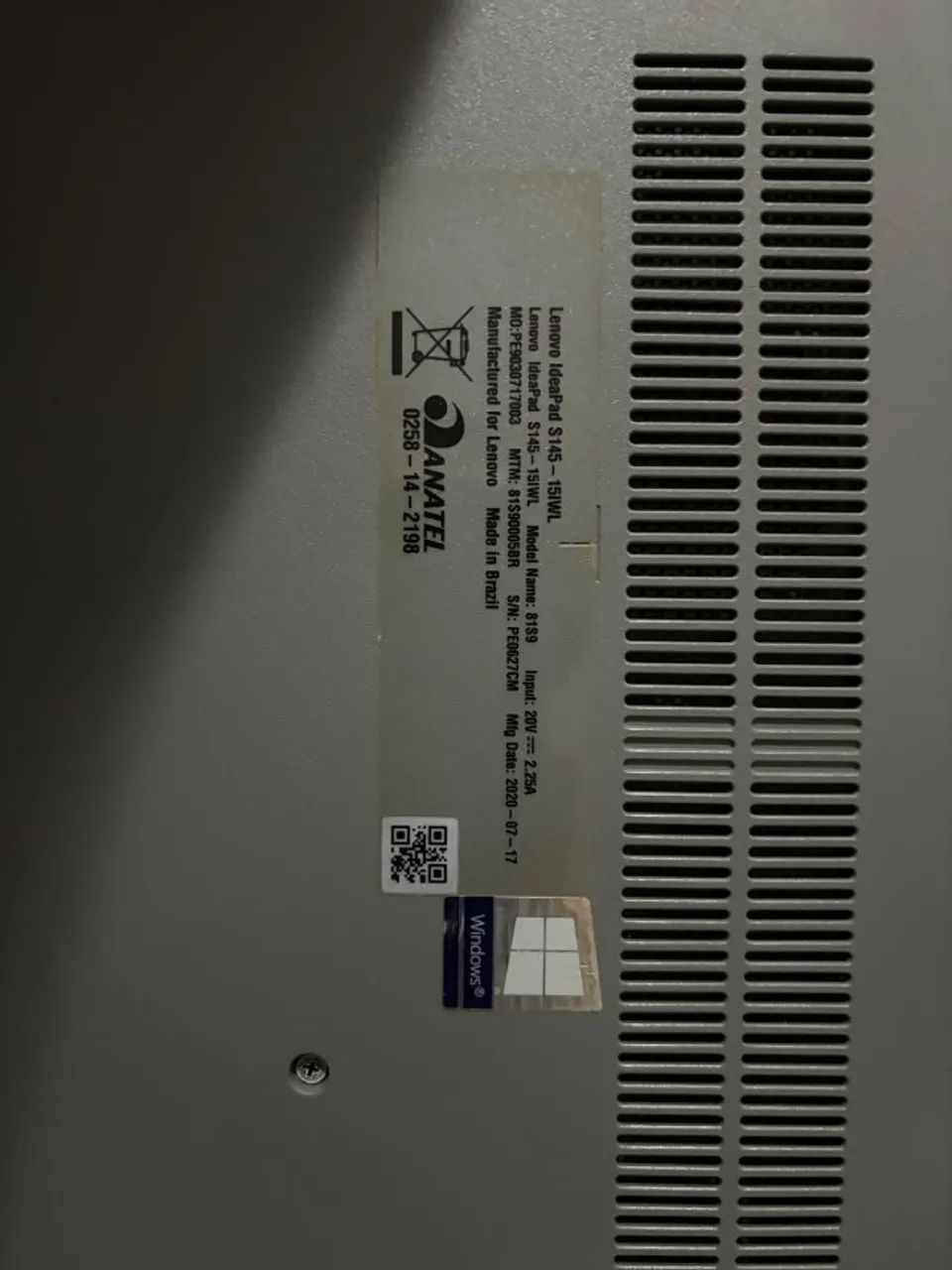 Notebook Lenovo c/defeito na tela