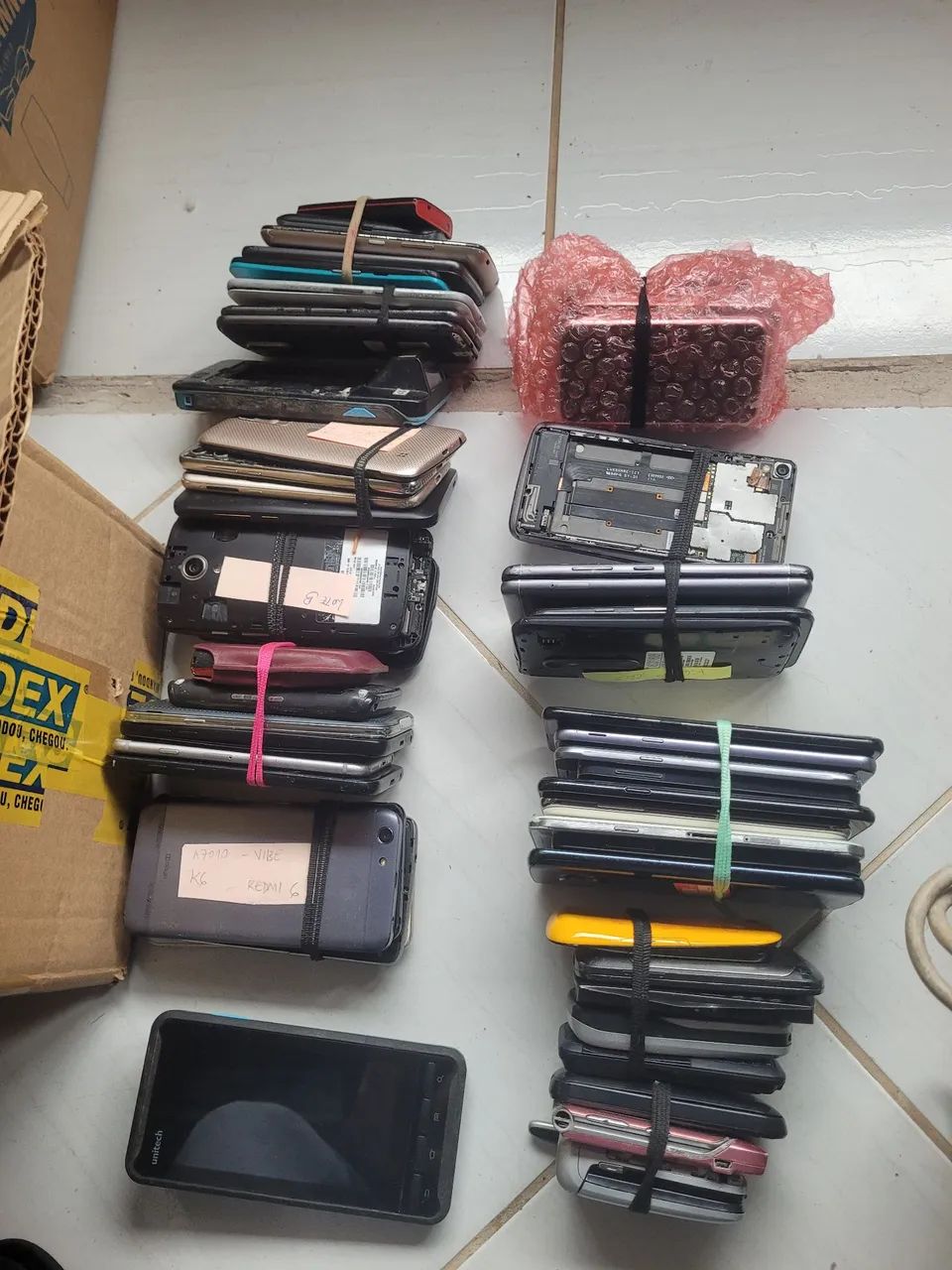 Lote aprox 300 celular colecao e pecas alguns raros - Foto 4