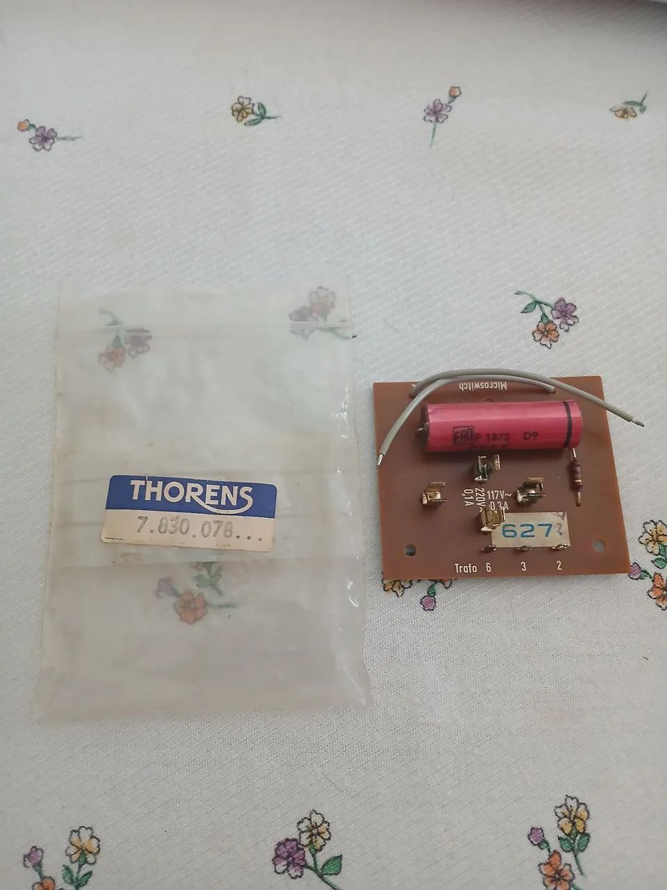 Toca Discos Thorens Placa seletor de voltagem 