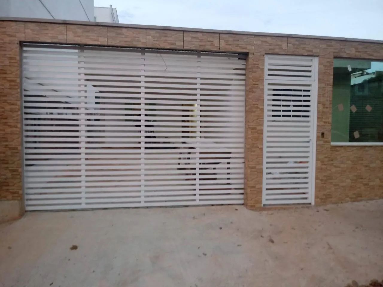 Portão de Garagem em Alumínio Sob Medida - Juiz de Fora - Foto 4