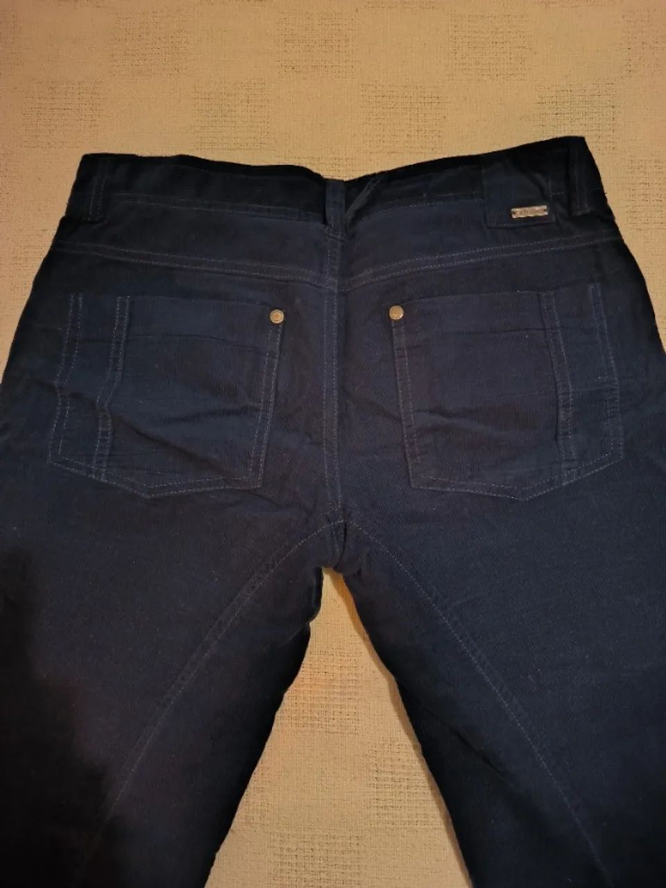 calça de veludo cotelê azul marinho 34 - Foto 4