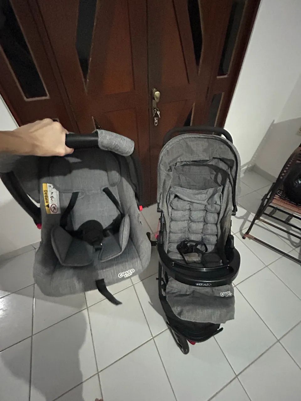 Kit : Carrinho de bebê e Bebê conforto 