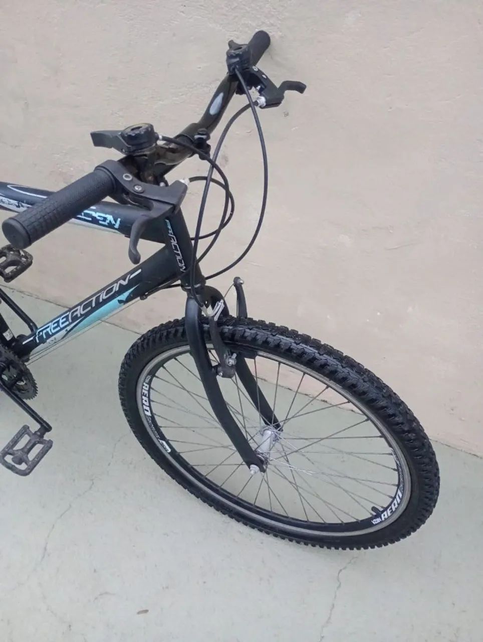 Bicicleta aro 26 em perfeito estado  - Foto 3