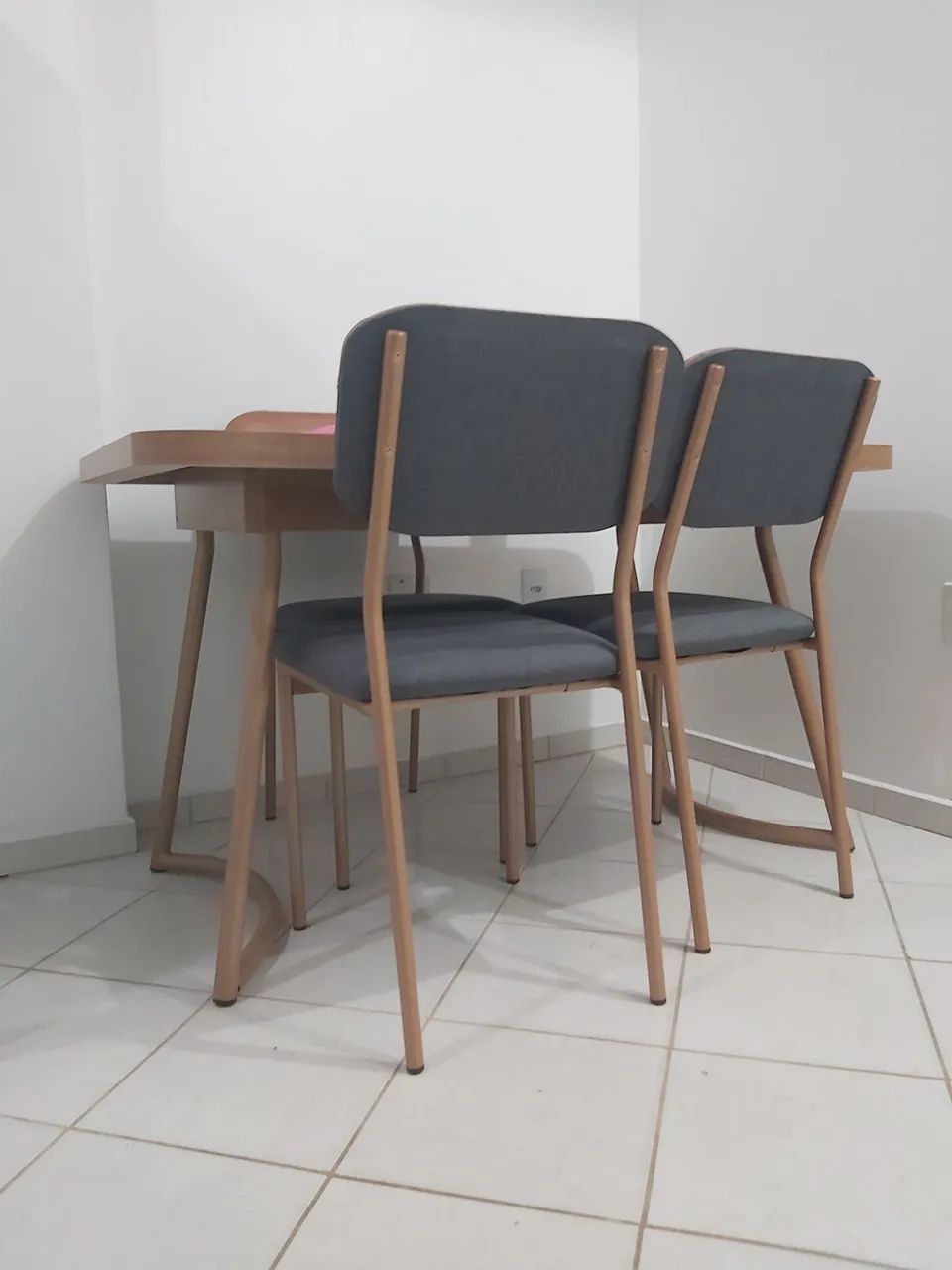 Mesa Mdf com 4 cadeiras 