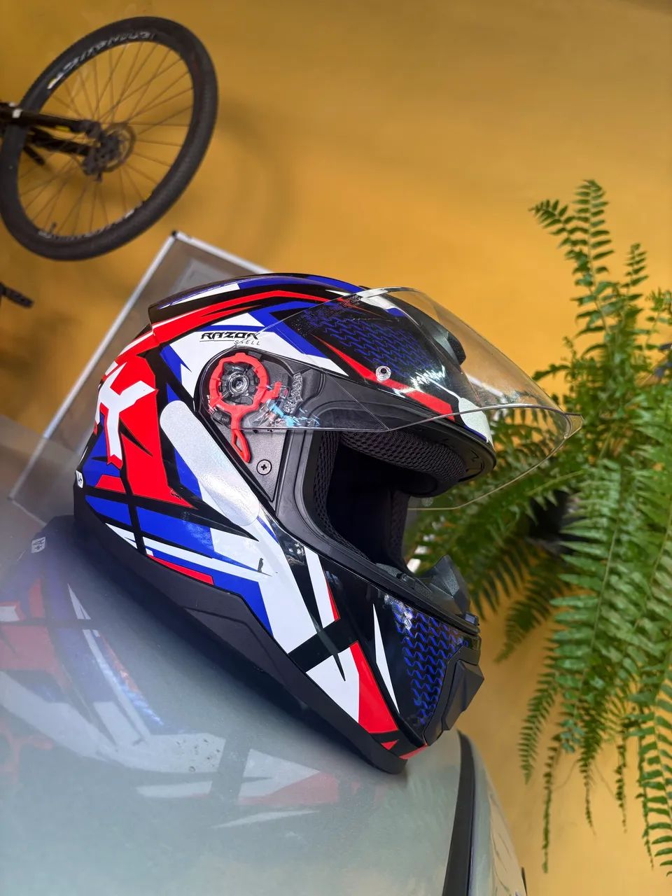 Vendo capacete norisk novo 