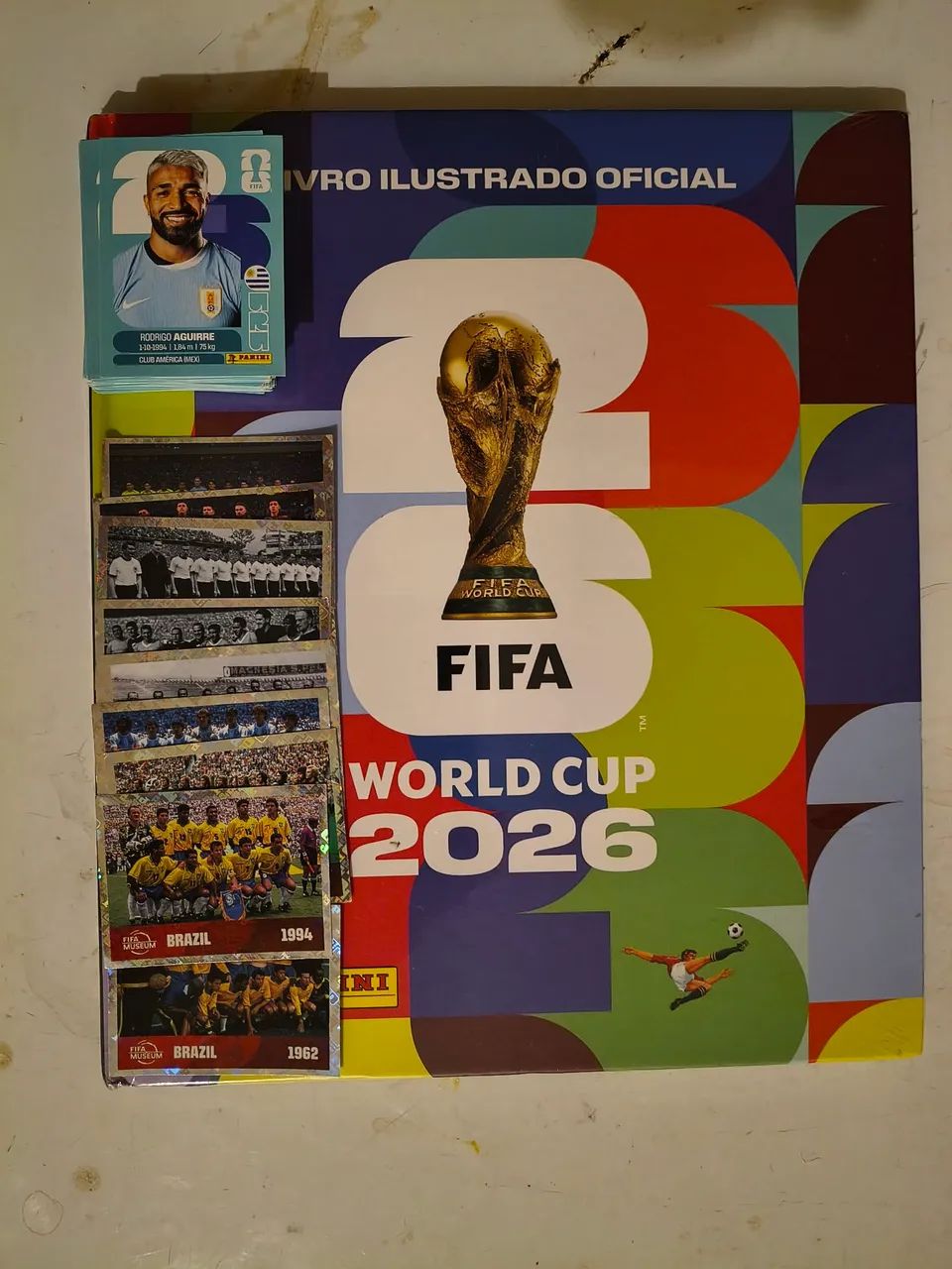 100 figurinhas avulsas copa 2026 com álbum capa dura