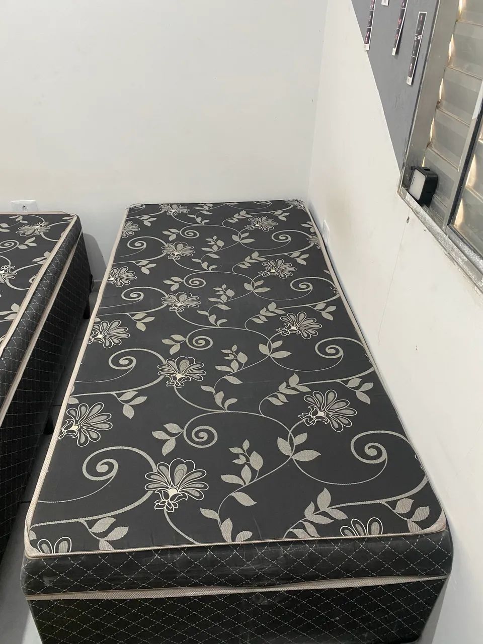 Vendo 2 cama solteiro uso a 6 meses! - Foto 2