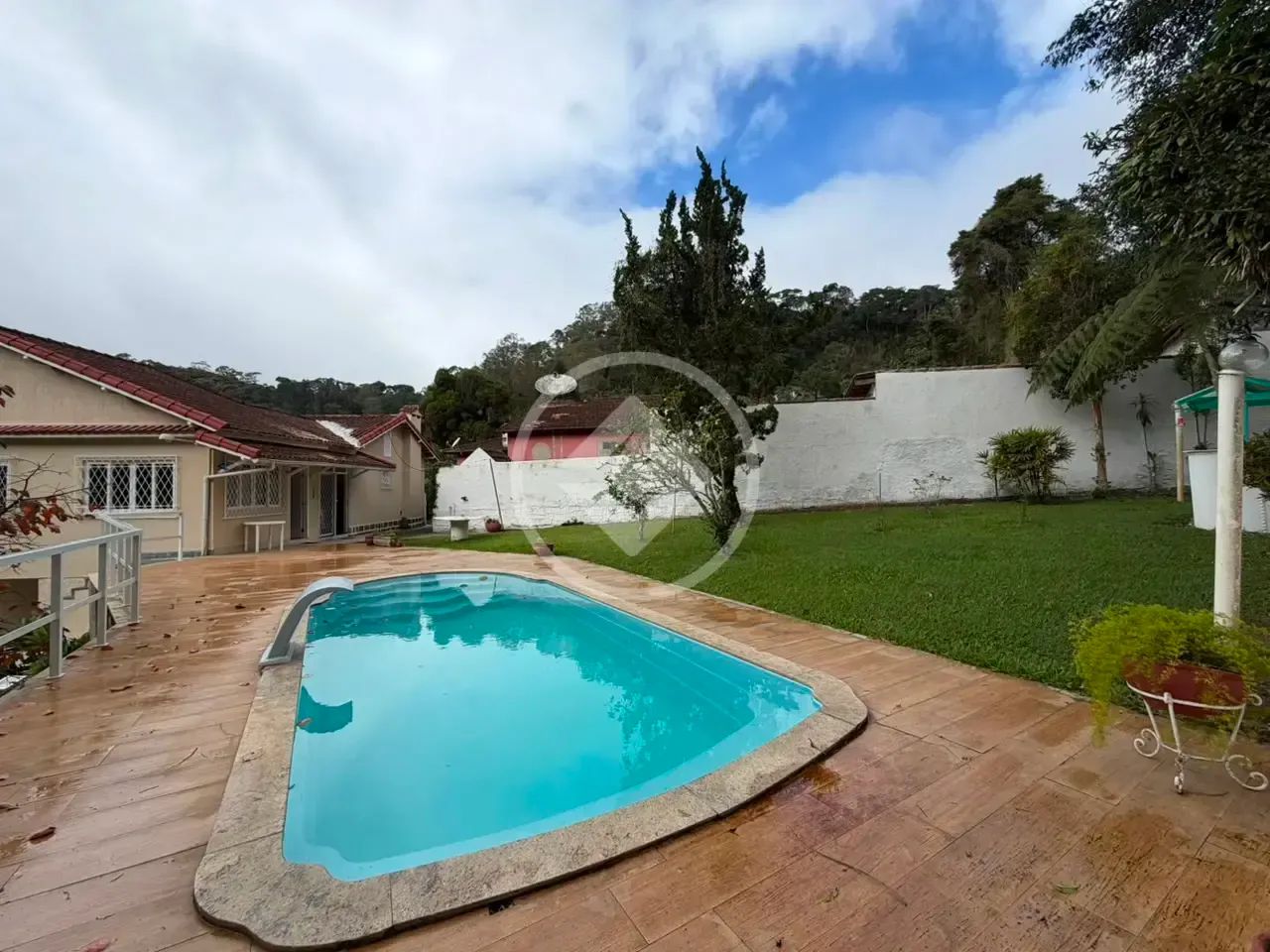 Casa Linear Mobiliada para Locação  Quebra-Frascos | Teresópolis codigo: 340820