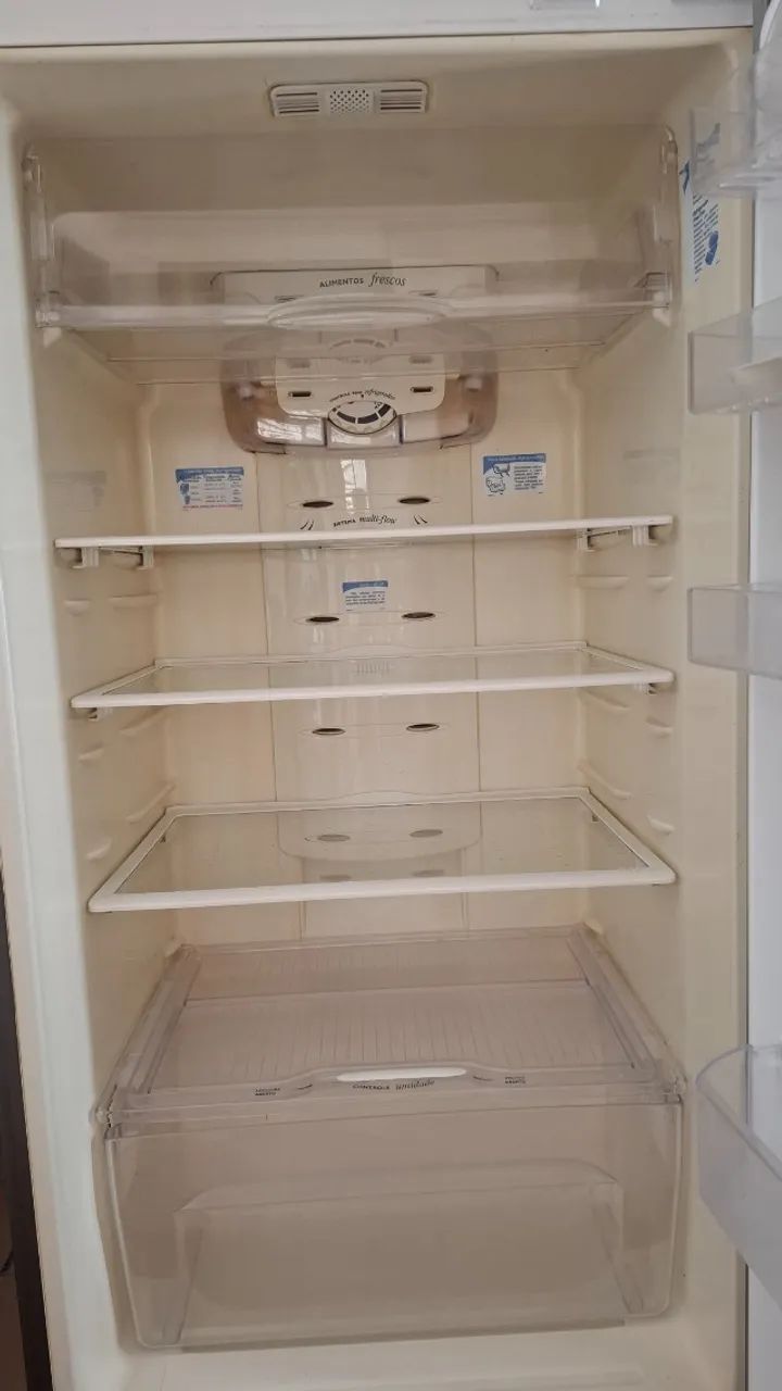 Geladeira frost free - Eletrolux DFF44 - Foto 5