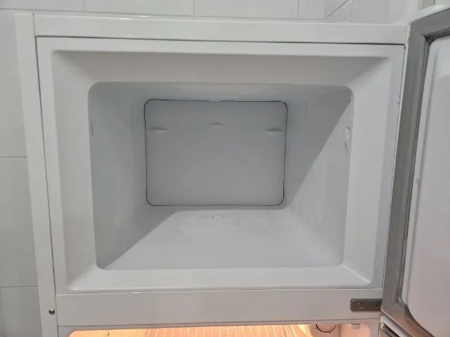 Geladeira Eletrolux 260 litros - Foto 3
