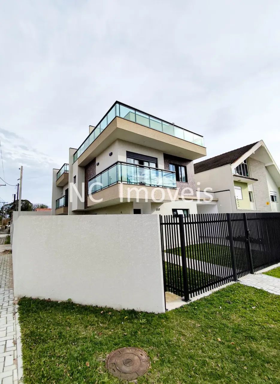 Linda casa com amplo quintal e terraço!!! - Foto 2