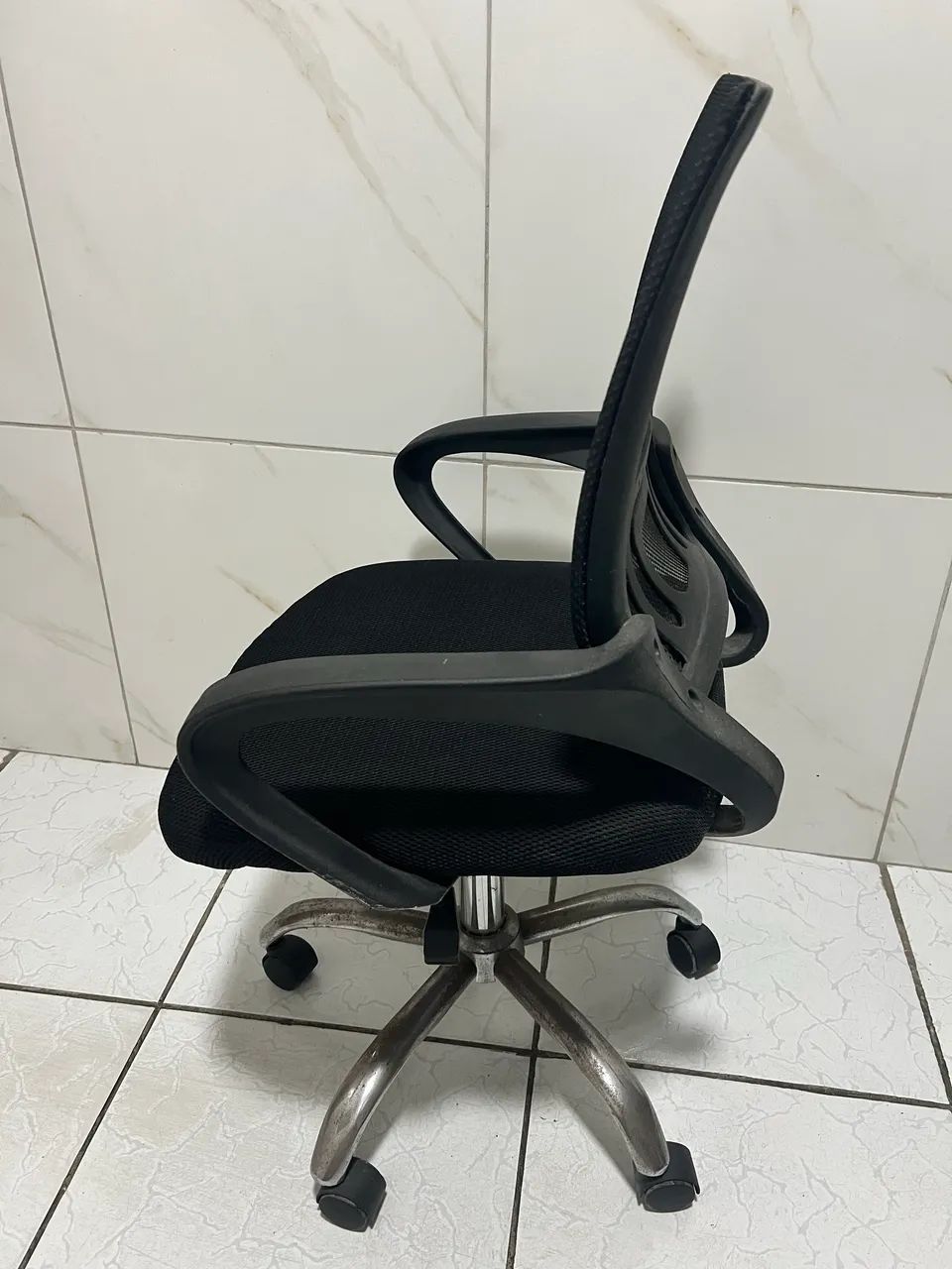 Cadeira de Escritório giratória  - Foto 4