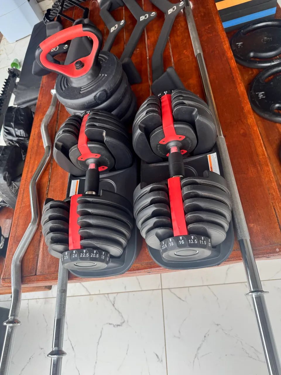 Academia com vários equipamentos  - Foto 2