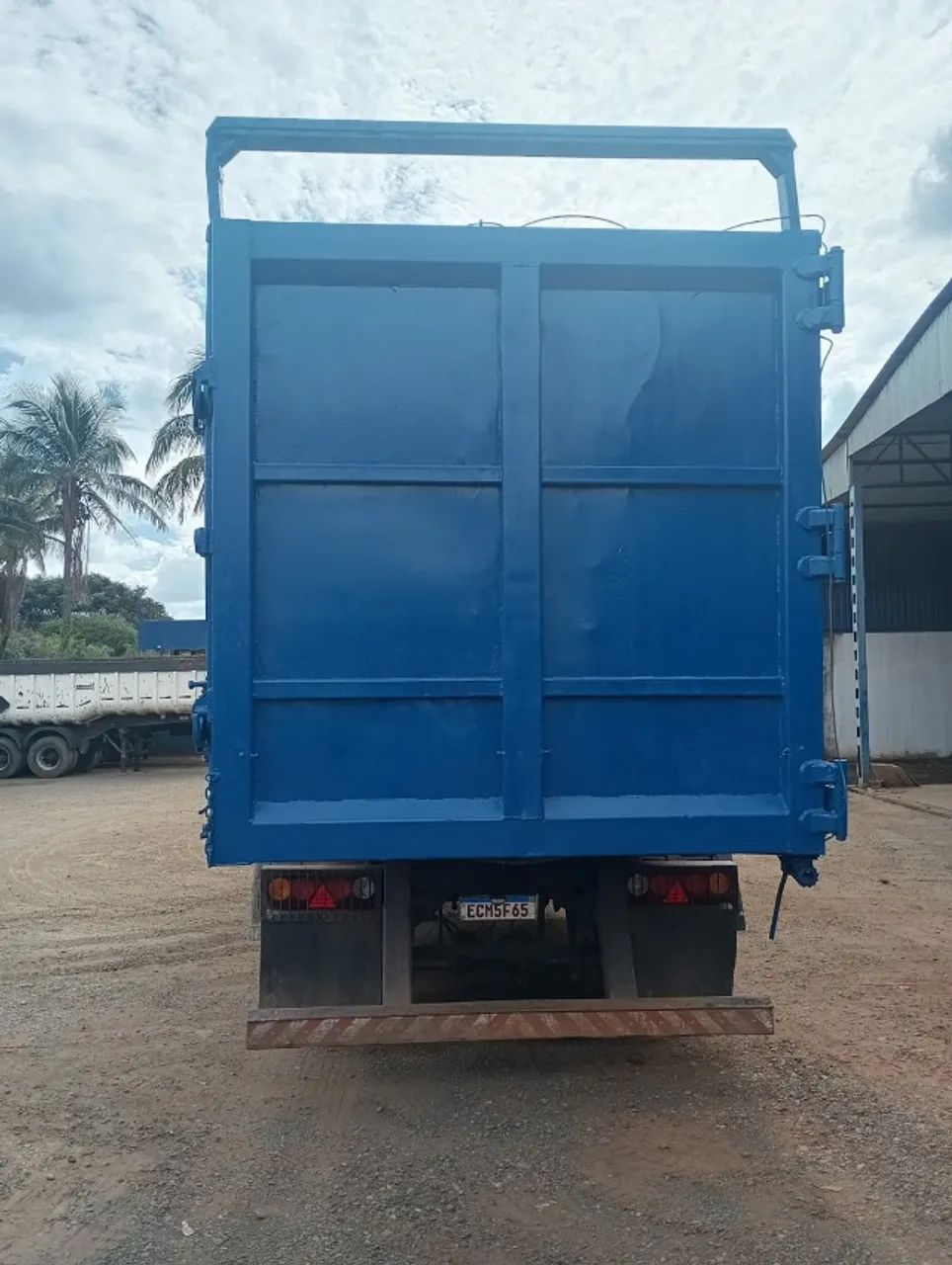 CARRETAS BASCULANTES DE 55M³  - Foto 2