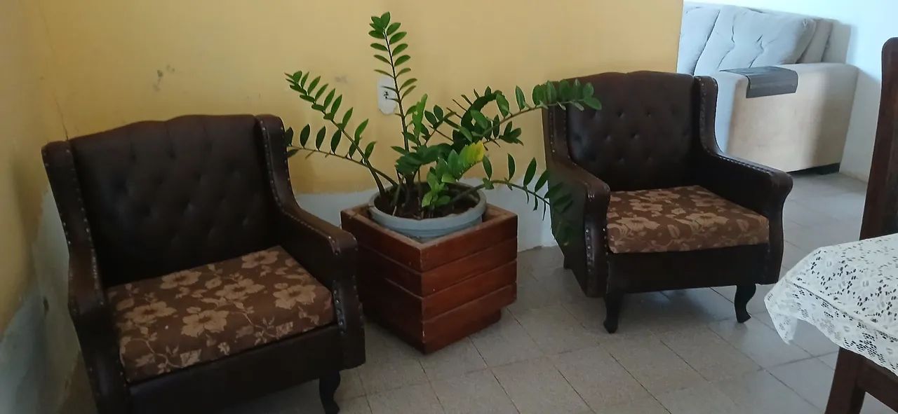 Conjunto de sofá  estilo antigo.   2 peças - Foto 2