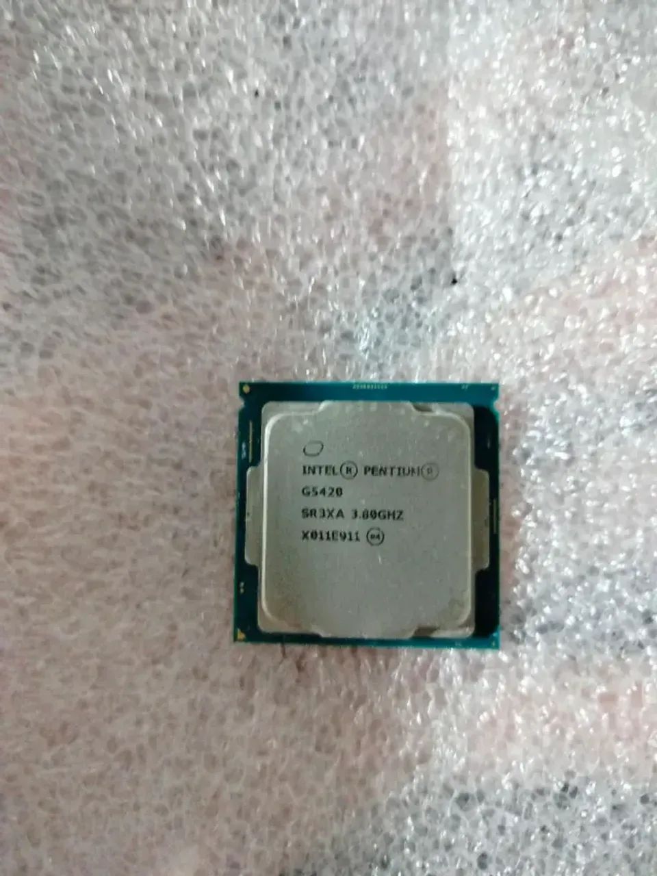 Processador de oitava geração 3.8ghz, nucleos 2/4, socket 1151 (entrego)