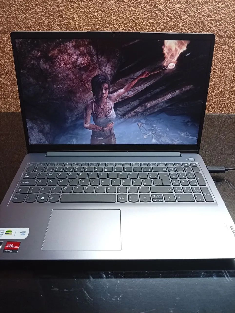 Notebook Lenovo <br>Modelo IdeaPad 3-15ALC6 - Foto 3