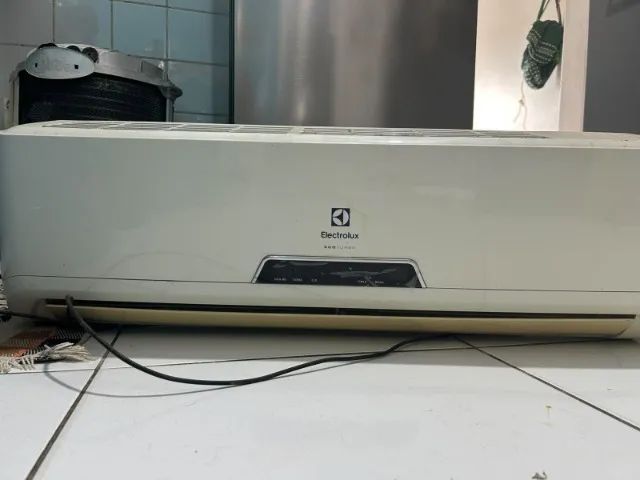 VENDE-SE CAMA E AR-CONDICIONADO - Foto 2