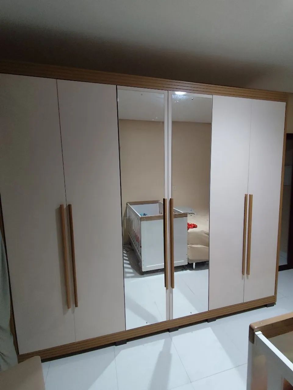 Guarda roupa de casal 6 portas 