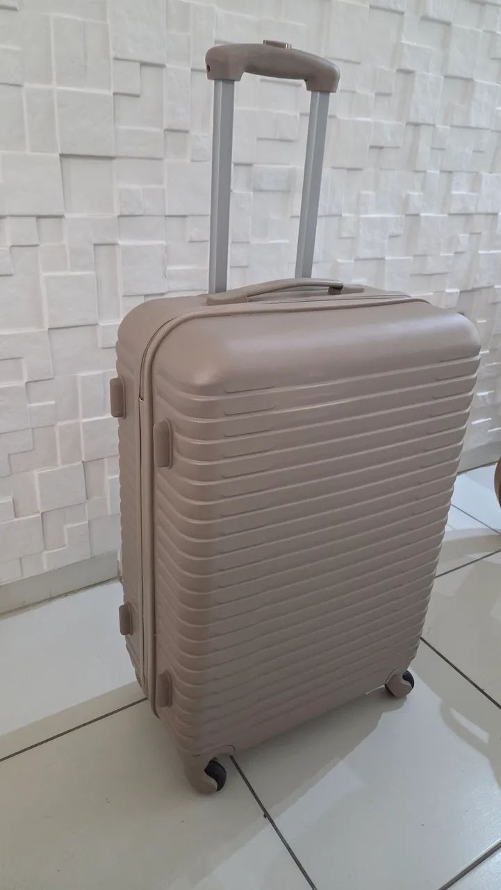 Mala de viagem super nova