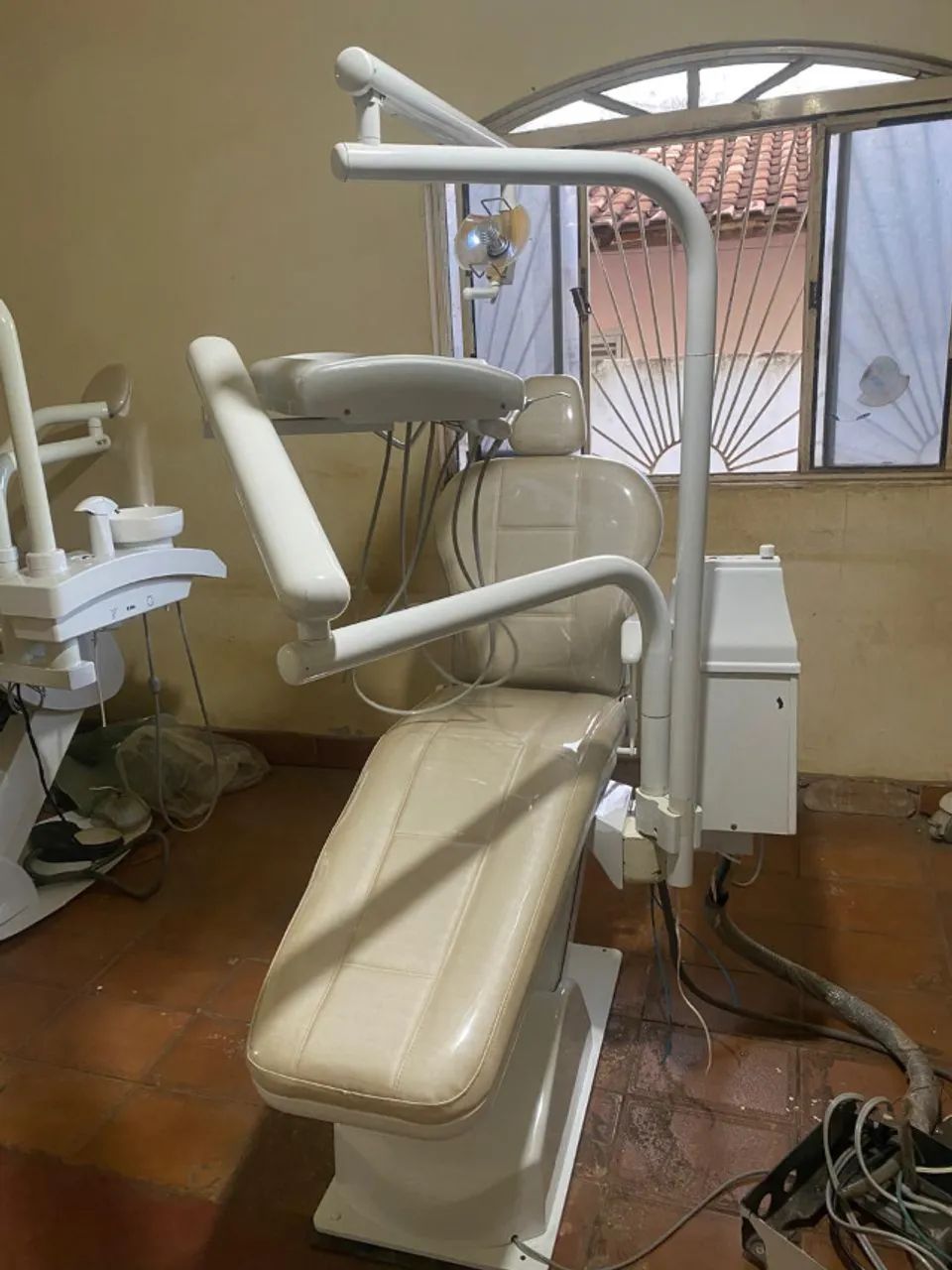 03. Cadeira Odontológica - Dabi Croma (Negociável)