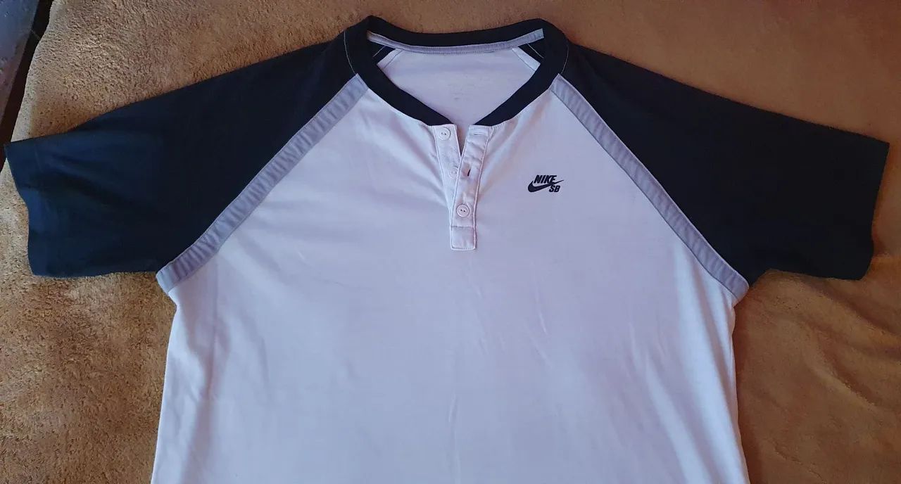 Camiseta Nike SB 