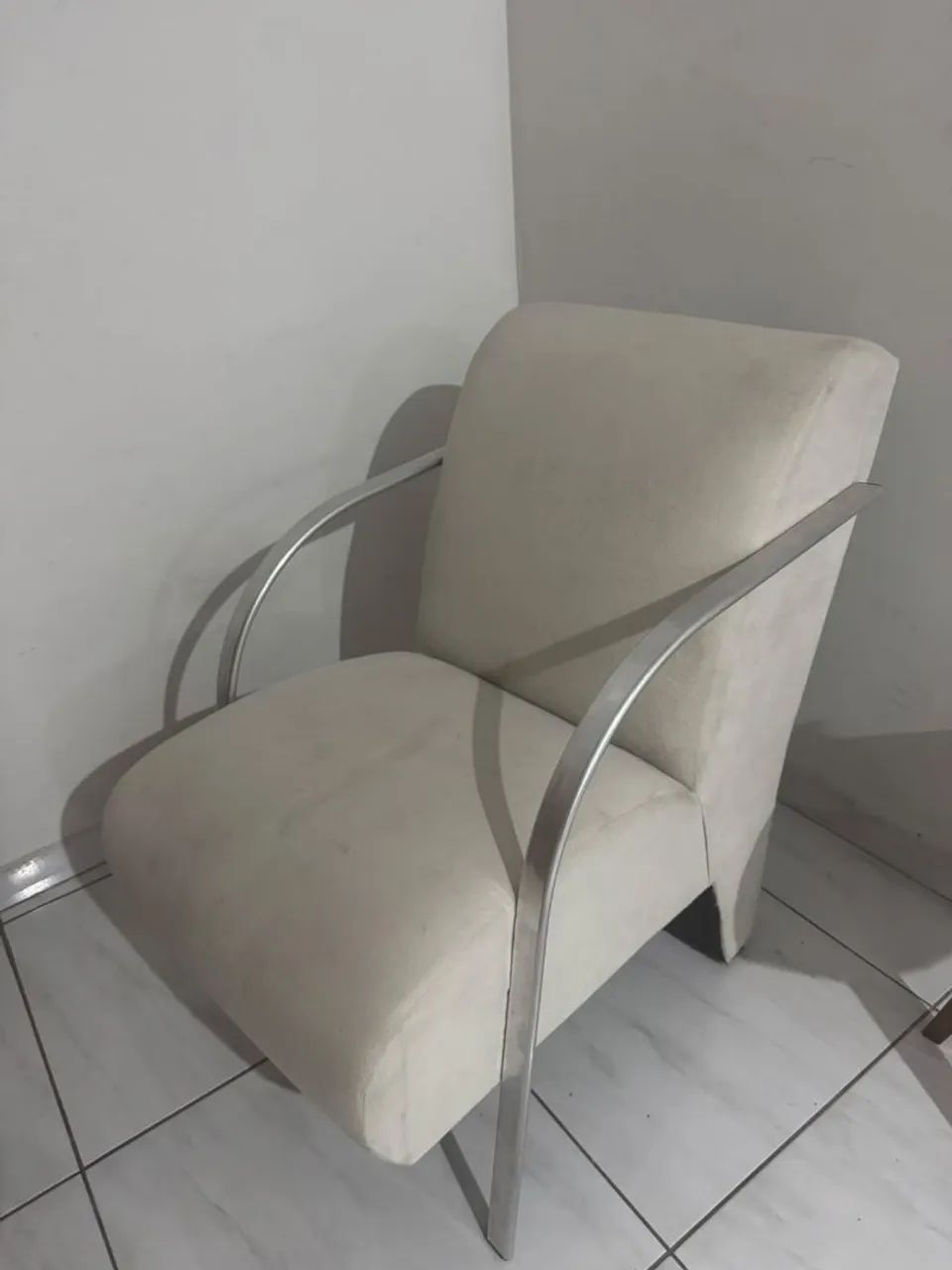 Poltrona de Design Moderno com Estrutura em Alumínio - Foto 2