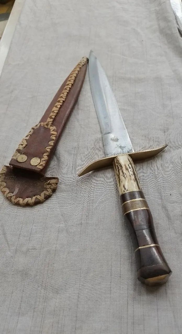 Punhal artesanal antigo 
