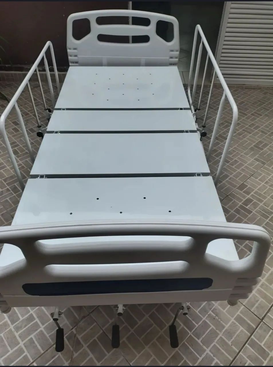 Cama hospitalar 3 manivelas nova  - Foto 2
