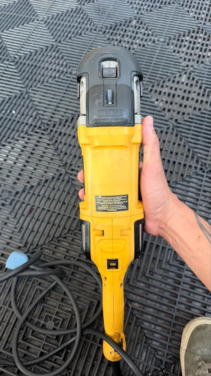 Politriz Dewalt 127 com garantia  - Foto 2