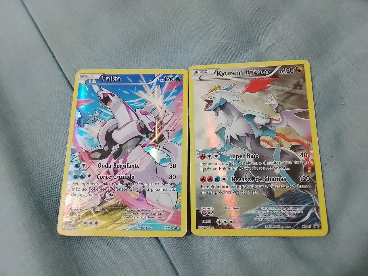 Lote 2 Cartas Pokémon TCG Promocionais Holo - Palkia (XY75) + Kyurem Branco (XY81)