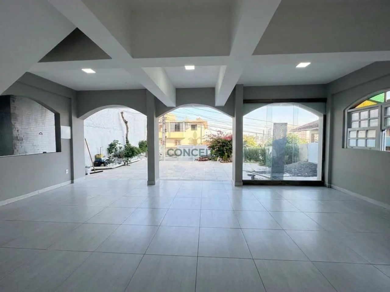 Casa com 4 quartos, com possibilidade de locação integral ou fracionada, adaptando-se às s