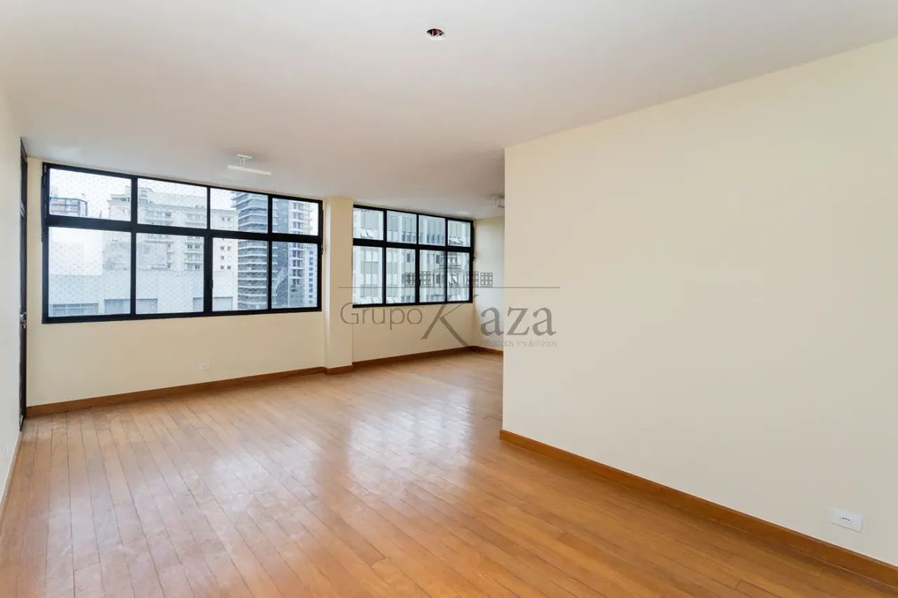 Apartamento - Itaim Bibi - 3 Dormitórios - 211m².