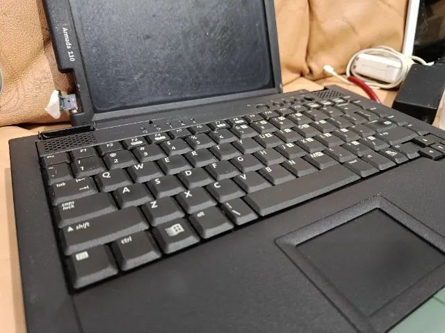 Notebook antigo Compaq Armada 110 - Funcionando c/ monitor externo - Foto 3