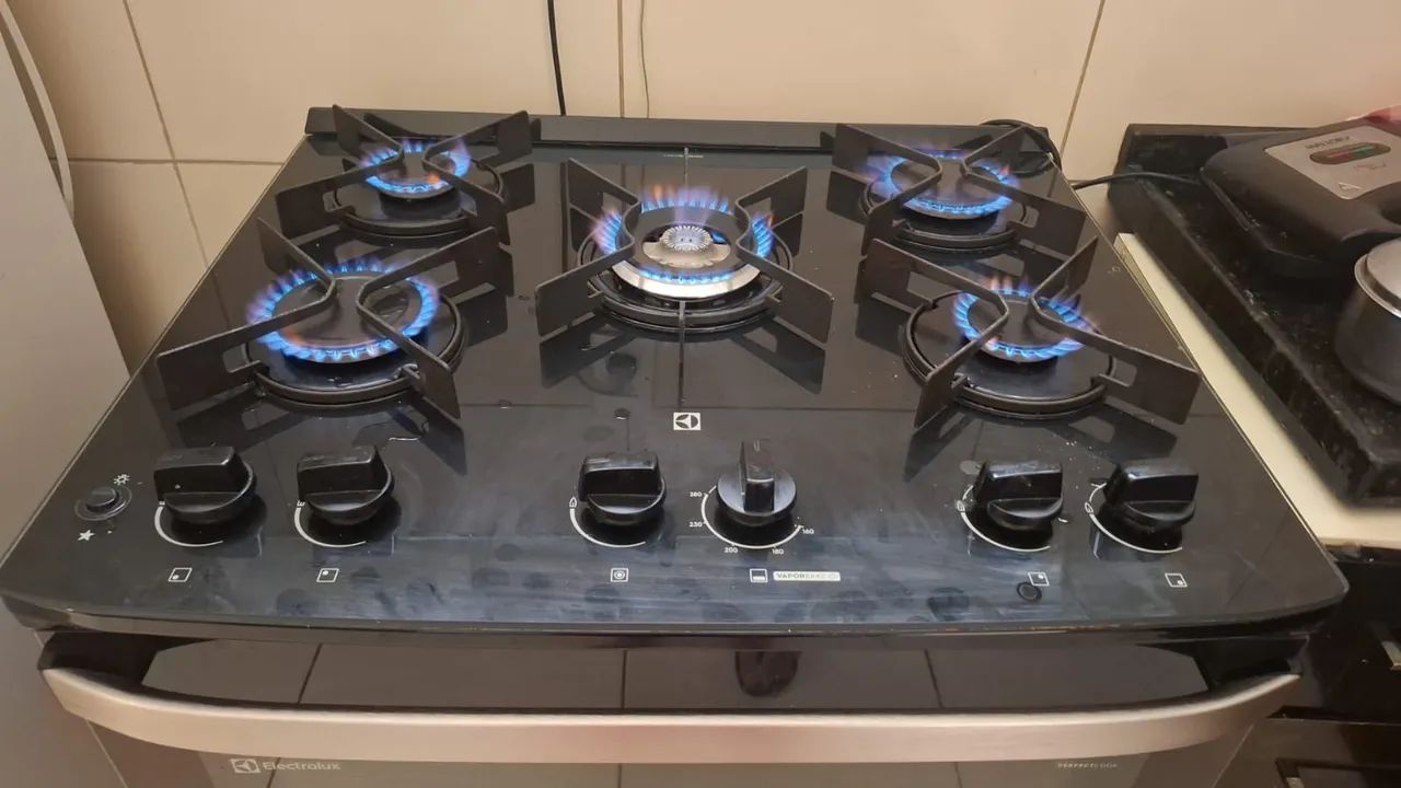 Fogão Eltrolux 5 bocas, Ascendendor automático  - Foto 2