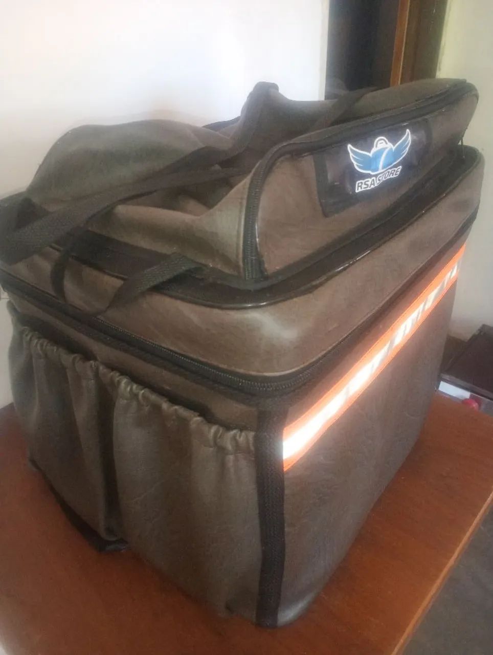 Bolsa delivery acabamento em couro resistente ZAP *53