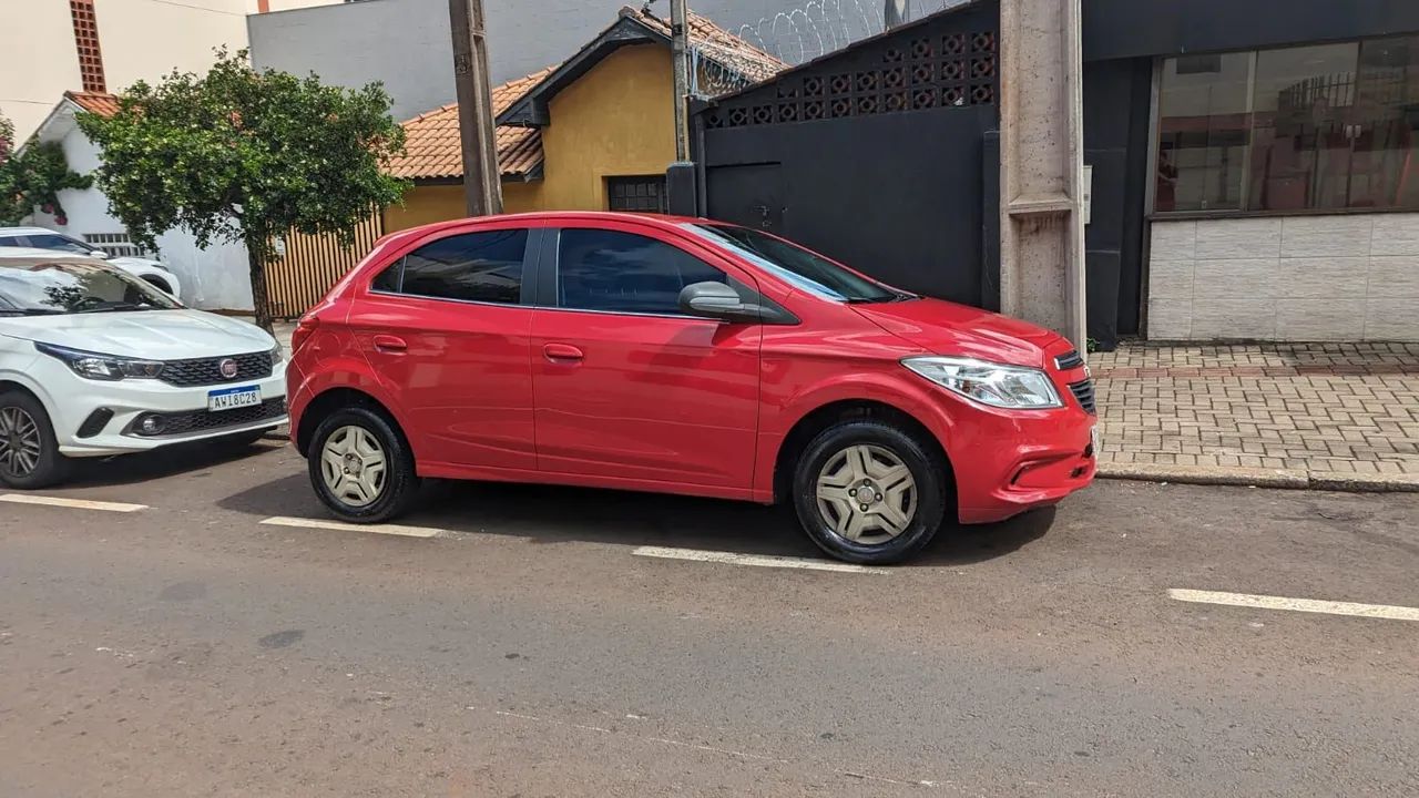 Chevrolet Onix ONIX HATCH LT 1.0 8V FLEXPOWER 5P MEC. 2015