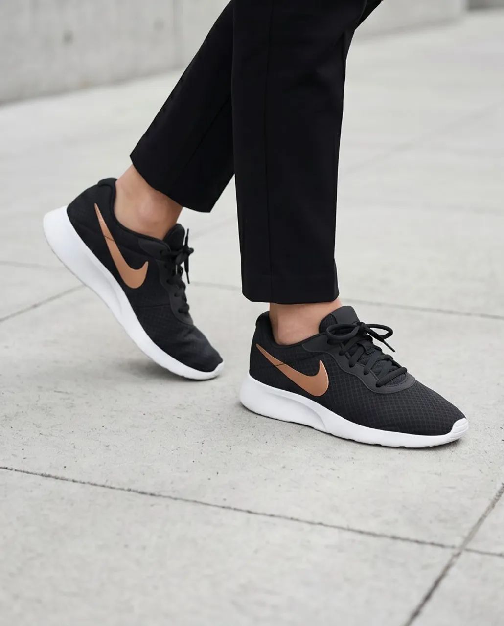 Tênis NIKE <br>?Tam 34<br>?45,00 - Foto 2