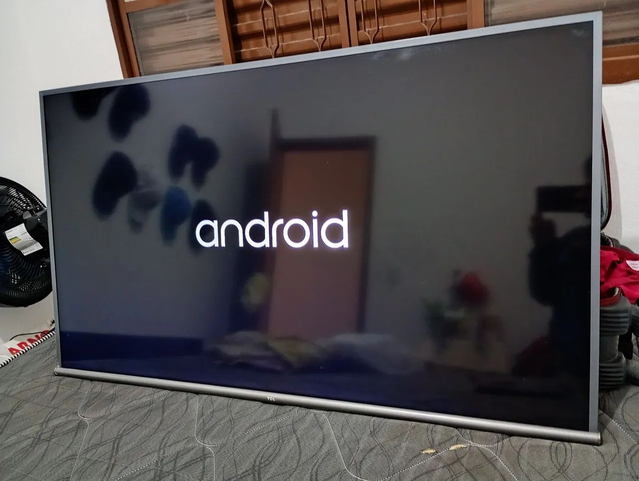 Vendo essa tv da TCL 50 polegadas smart 4k Android  - Foto 2