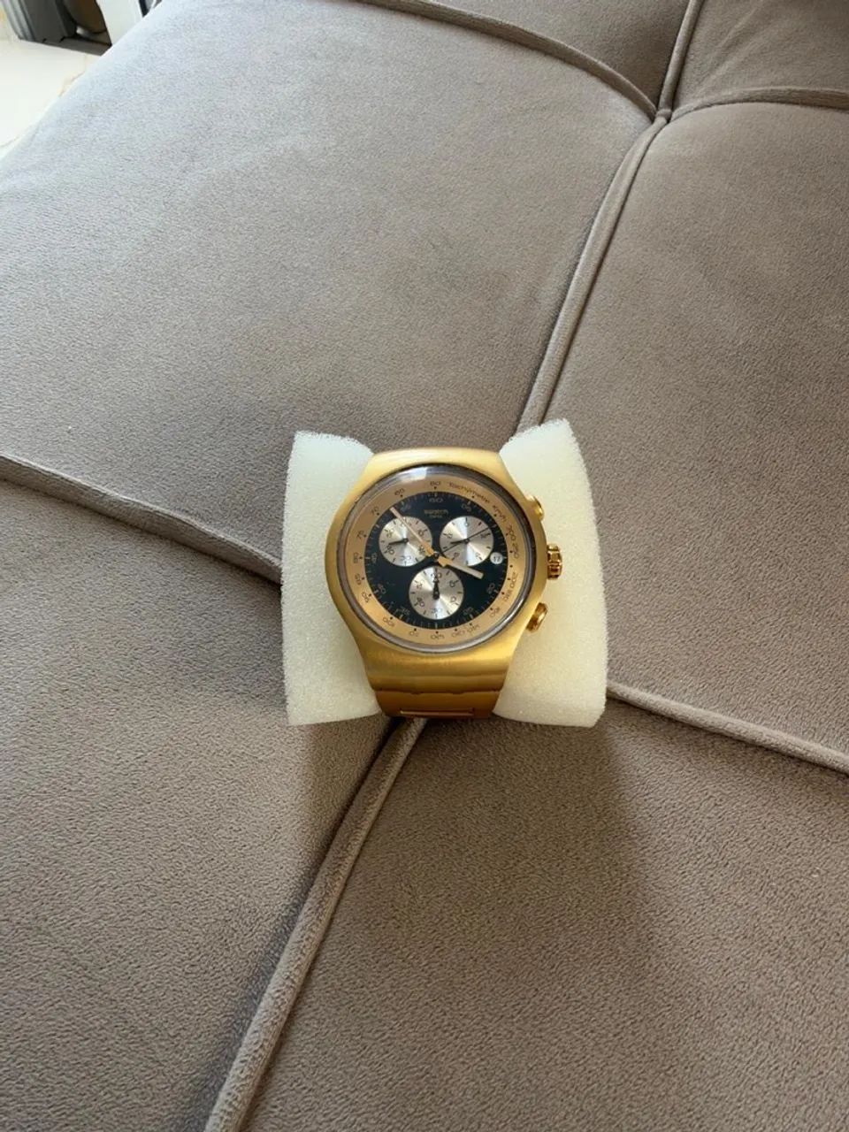 Swatch cara preta 
