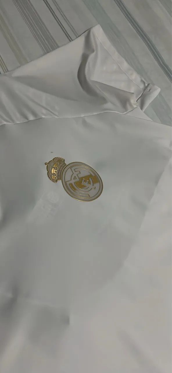 Camiseta / Camisa Real Madrid Branca com Dourado Especial - Foto 3