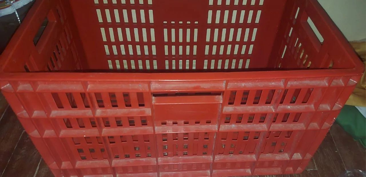 Vendo Caixas vazadas/contentores