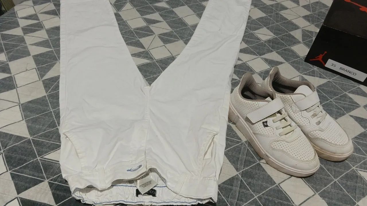 Vendeu esse sapato e calça para desfila