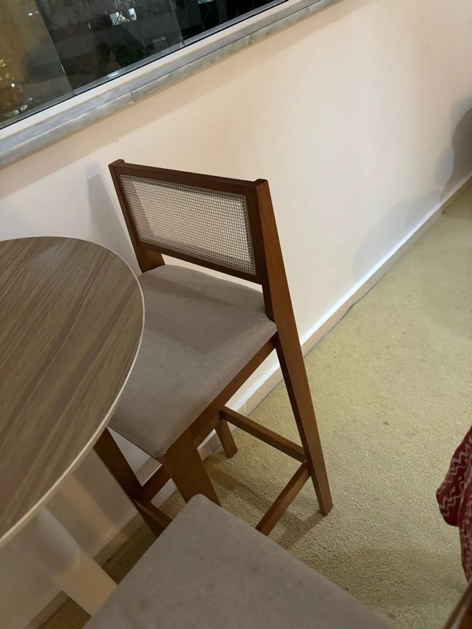 Duas banquetas e uma mesa  - Foto 4