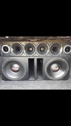 Vendo som automotivo