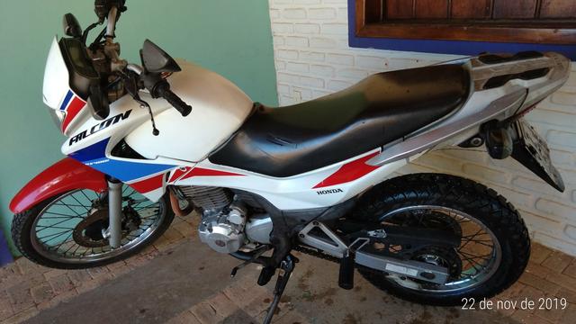 Vende-se uma moto falcon acompanha materiais - Foto 3