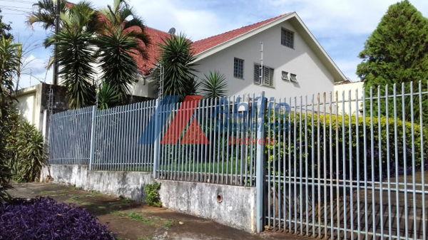 Casa sobrado com 5 quartos - Bairro Bancários em Londrina