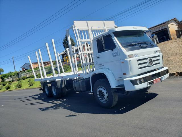 Caminhão Transtora VW 26-310 6x4 - Foto 6